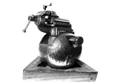 Bola y torno de damasquinar. Bola y torno de damasquinar.