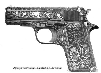 Pistola damasquinada regalada a Niceto Alcalá Zamora Pistola damasquinada regalada a Niceto Alcalá Zamora