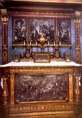Altar damasquinado en la basílica de Loyola Altar damasquinado en la basílica de Loyola