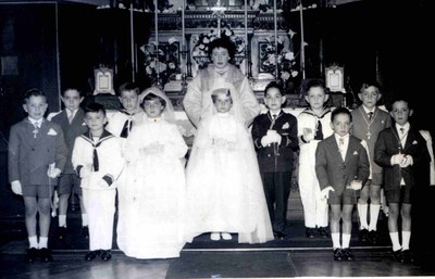 1959, 10 de mayo. Comunión de los niños del barrio. 1959, 10 de mayo. Comunión de los niños del barrio.