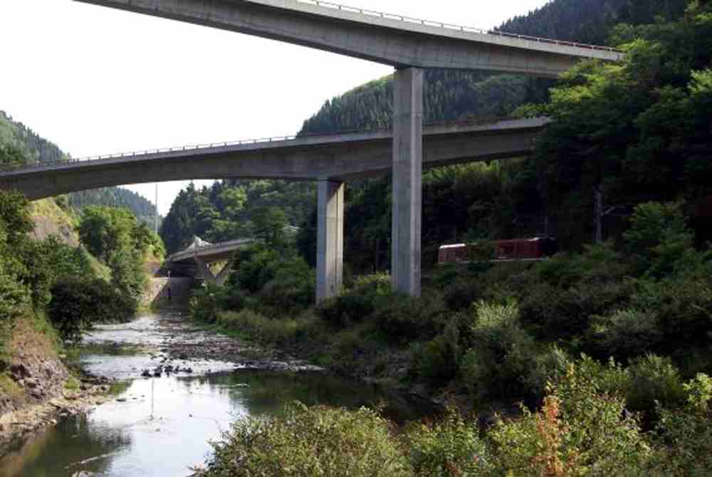 2003. El río Deba a su paso por Maltzaga.