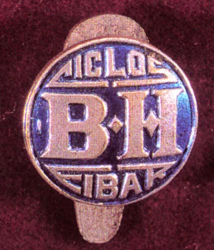 Insignia publicitaria de BH, 1940-50