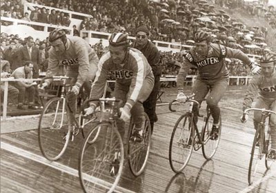 Velódromo instalado en Ipurua con motivo de la Subida a Arrate de 1962.