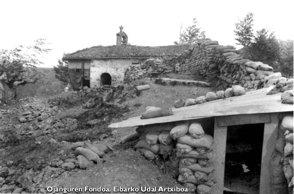 Trincheras junto a la Ermita de Santa Kurutz.