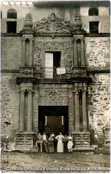 Casa Torre de los Orbea en la Plaza Unzaga. 1898.