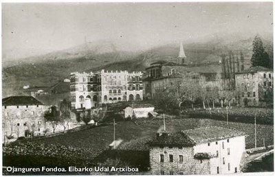 Vista de la zona de Torrekoa, Escuela de Armería y Convento de Isasi Vista de la zona de Torrekoa, Escuela de Armería y Convento de Isasi