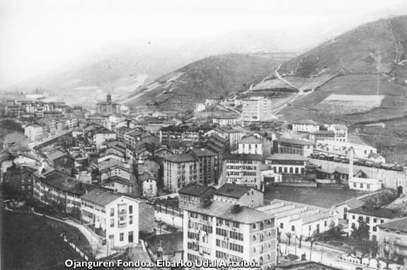 Vista general de Eibar de la zona de Urkizu, 1914