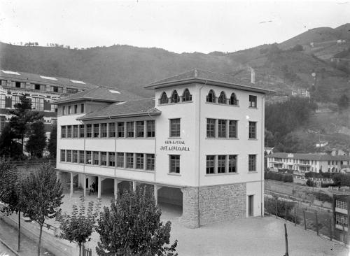 Escuelas de Isasi de José Antonio Guisasola 1930 