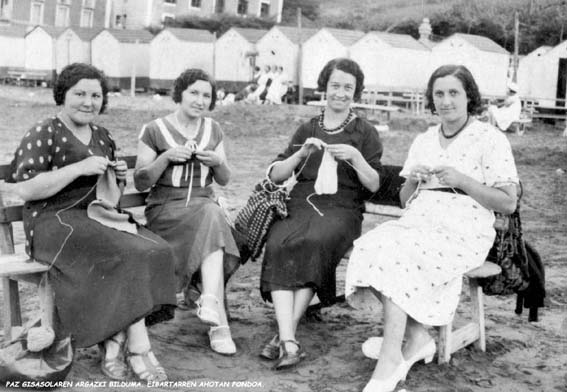 Eibarresas en la playa