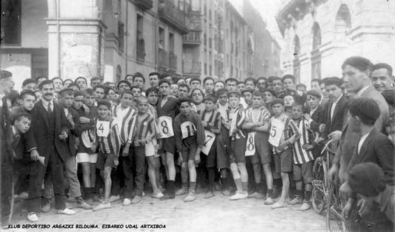 Salida de una carrera infantil