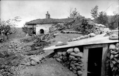 santakrutz trintxerak (guregipuzkoa. Indalezio Ojanguren) santakrutz trintxerak (guregipuzkoa. Indalezio Ojanguren)