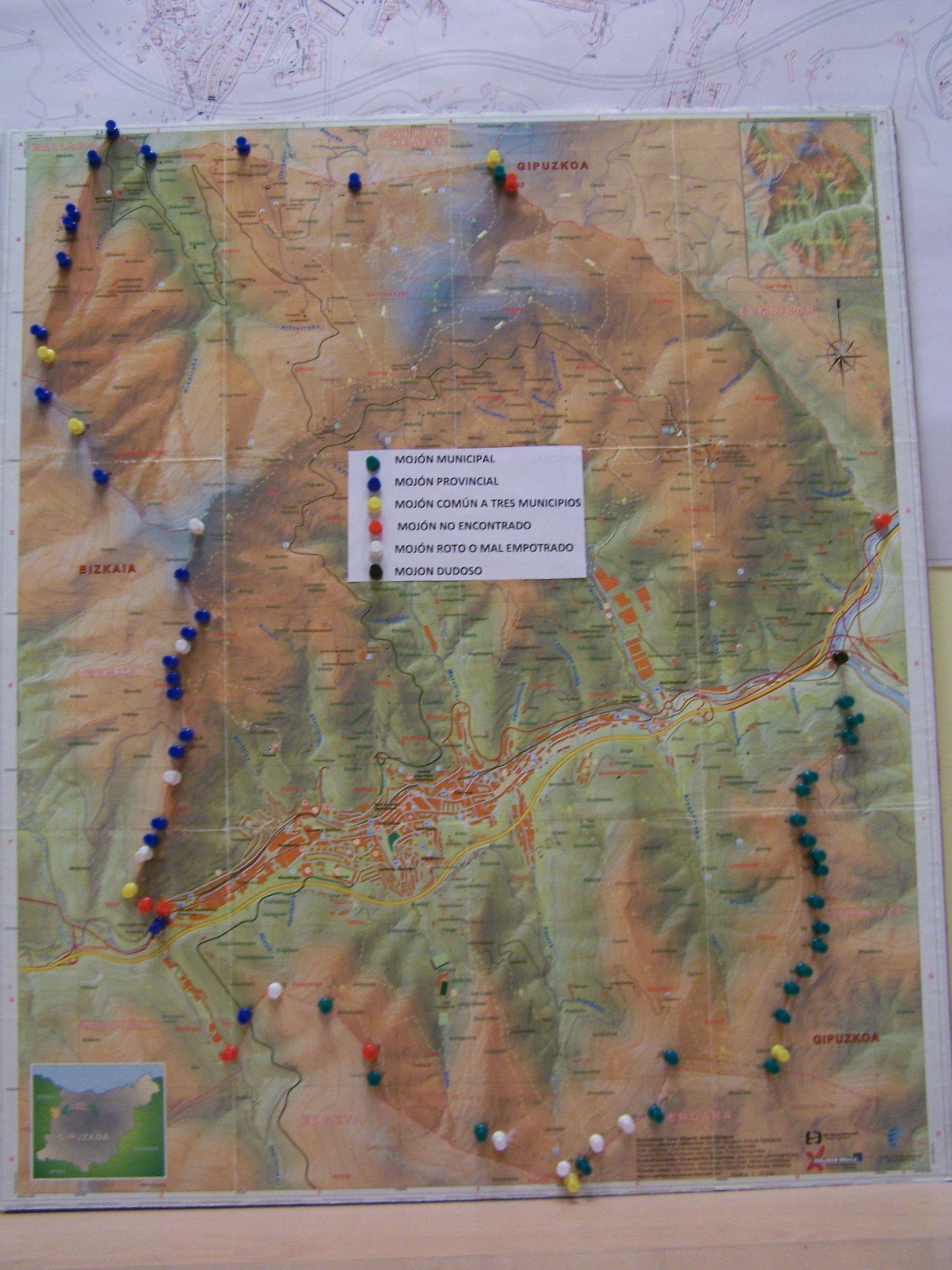 Maqueta con todos los mojones preparada por Julian Etxeberria