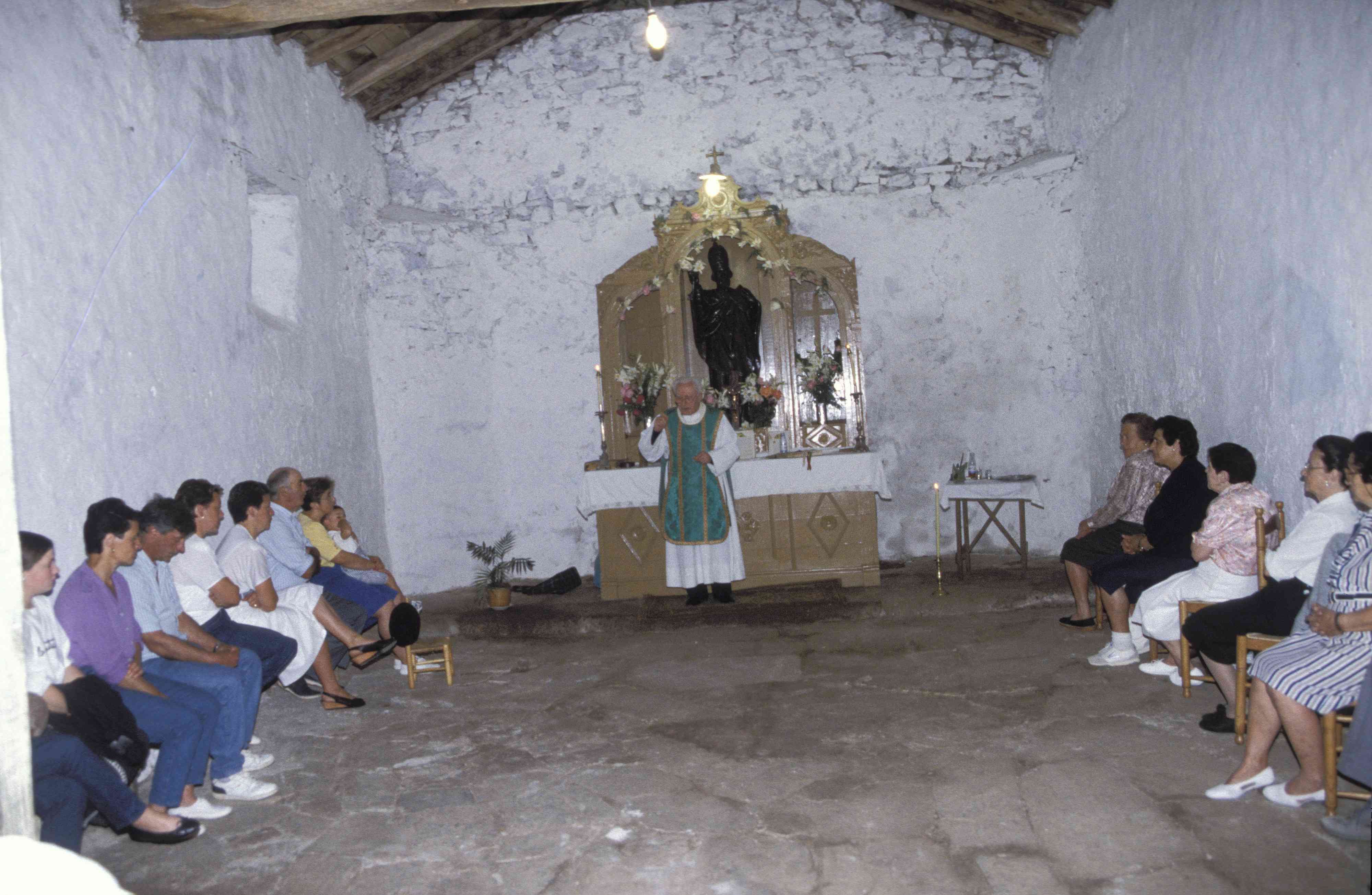 El conjuro de Akondia, una de los ritos más antiguos de Eibar,  se celebrará el día 3 de julio en la ermita de San Pedro de Akondia.