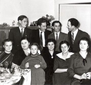 GU-EL-23web.jpg GU-EL-23web.jpg